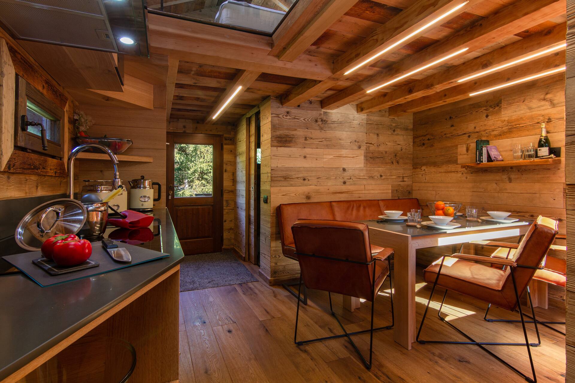 Mazot du Mont-Blanc w/View, Terrace & Stove, (Sleeps 4) - Happy Rentals — photo 2