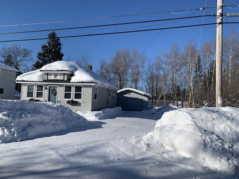 On the Trail-Cedar Sauna & Close to Ski & Trails
