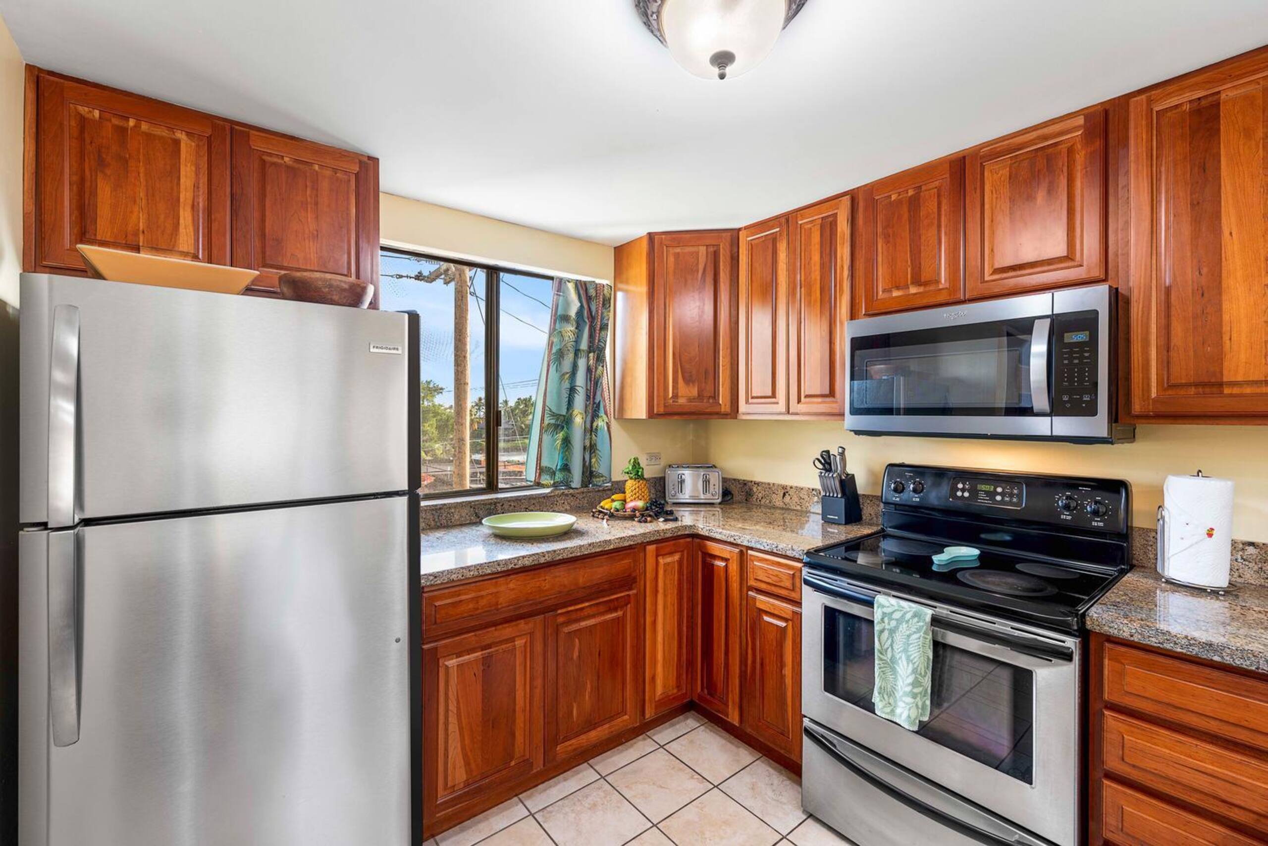 Condo in Kailua-Kona · ★4.9 · 2 bedrooms · 3 beds · 2 baths - Image 12