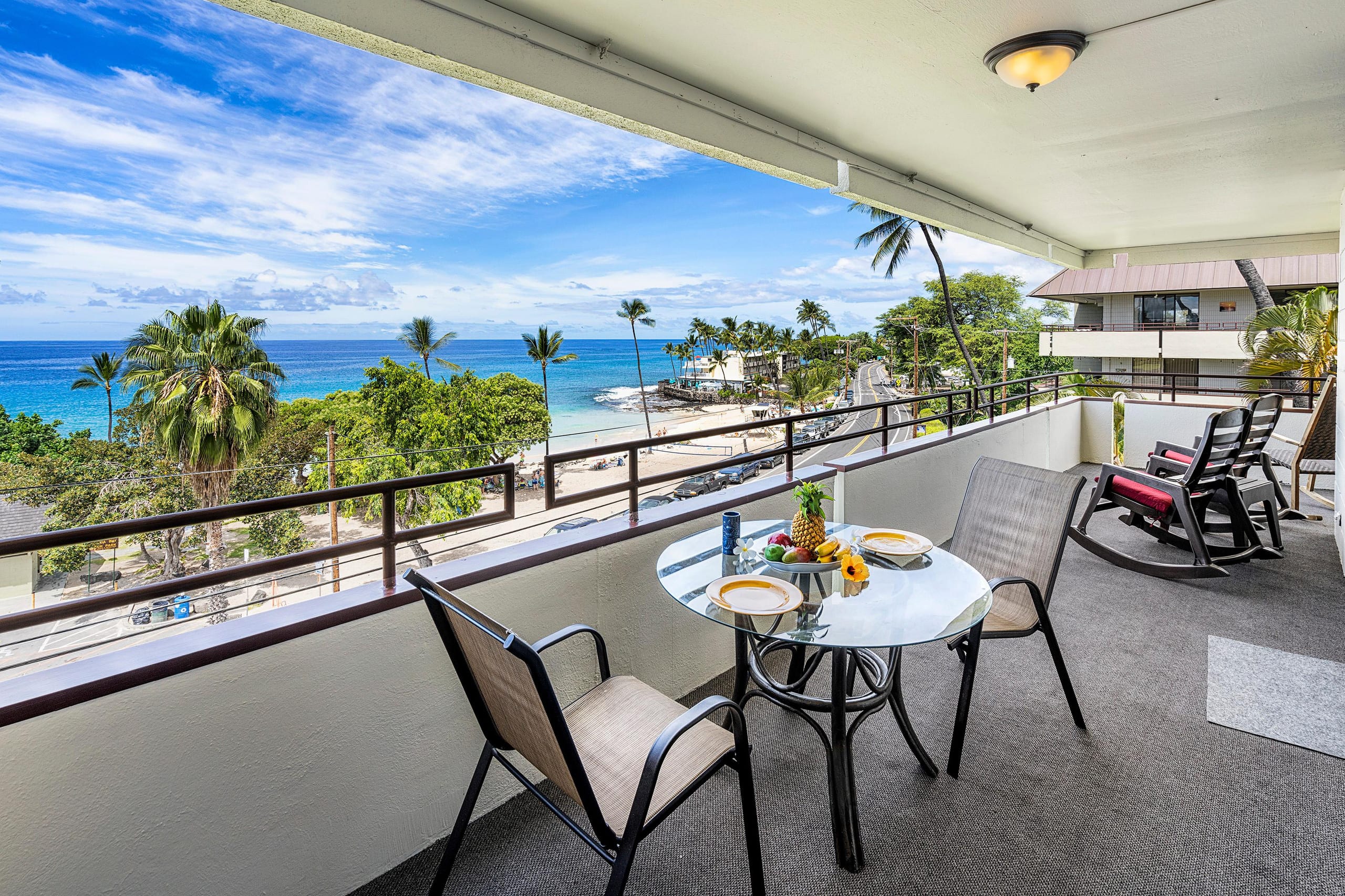 Condo in Kailua-Kona · ★4.9 · 2 bedrooms · 3 beds · 2 baths - Image 4