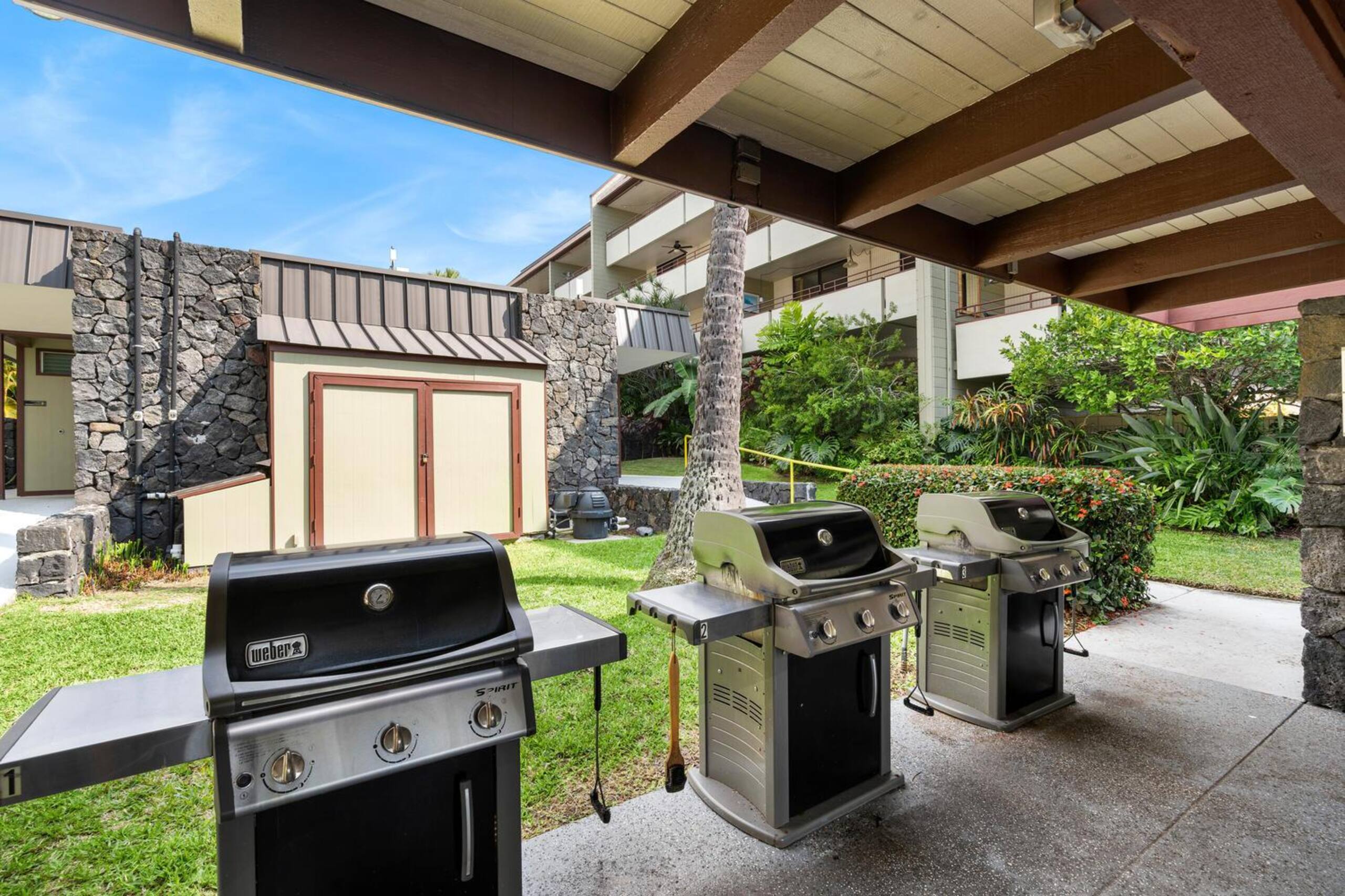 Condo in Kailua-Kona · ★4.9 · 2 bedrooms · 3 beds · 2 baths - Image 33