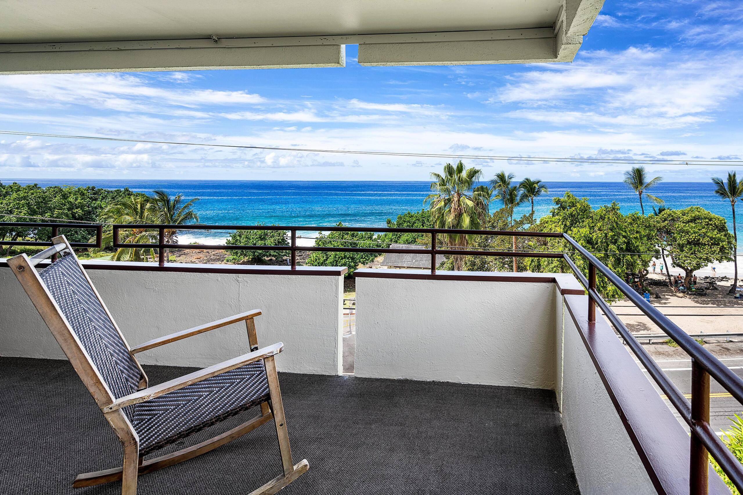 Condo in Kailua-Kona · ★4.9 · 2 bedrooms · 3 beds · 2 baths - Image 5