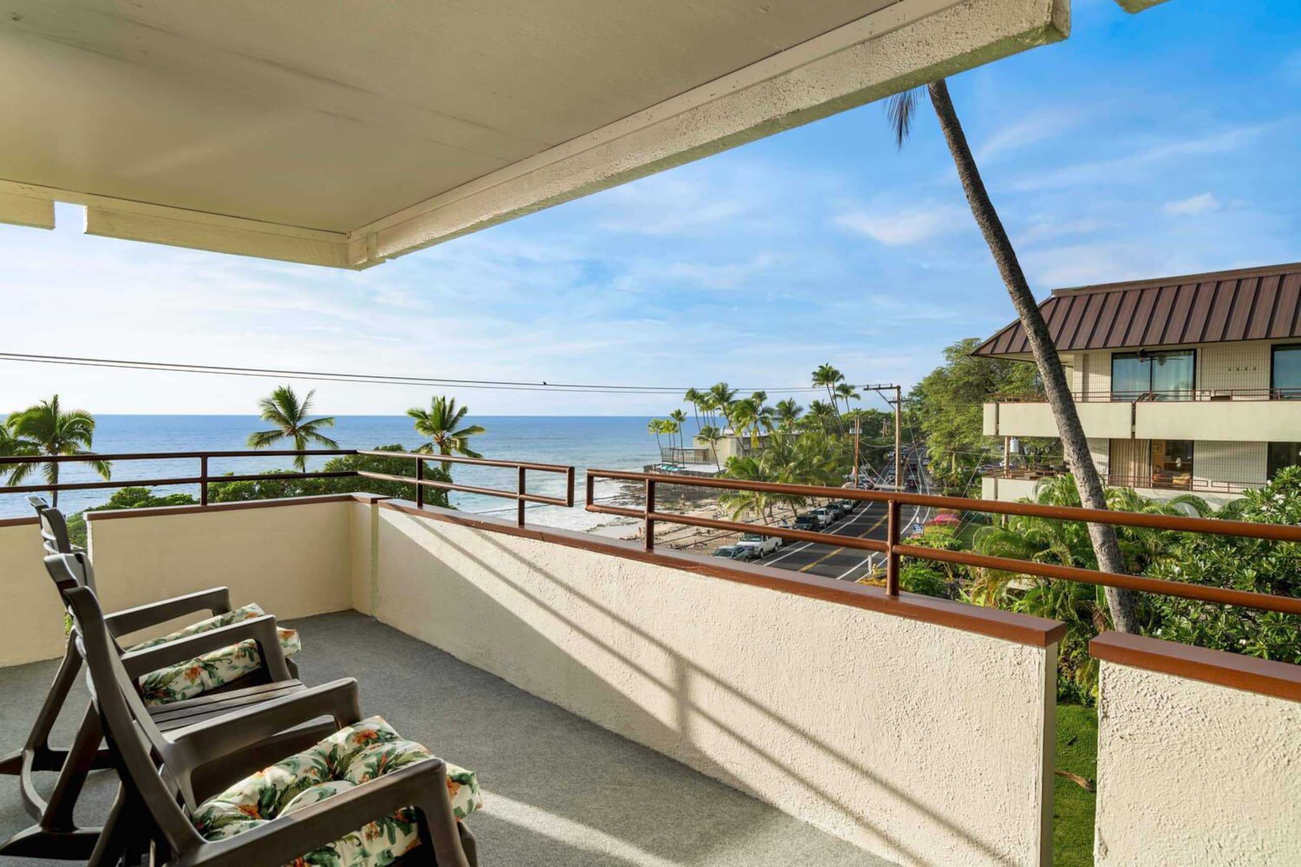 Condo in Kailua-Kona · ★4.9 · 2 bedrooms · 3 beds · 2 baths - Image 26