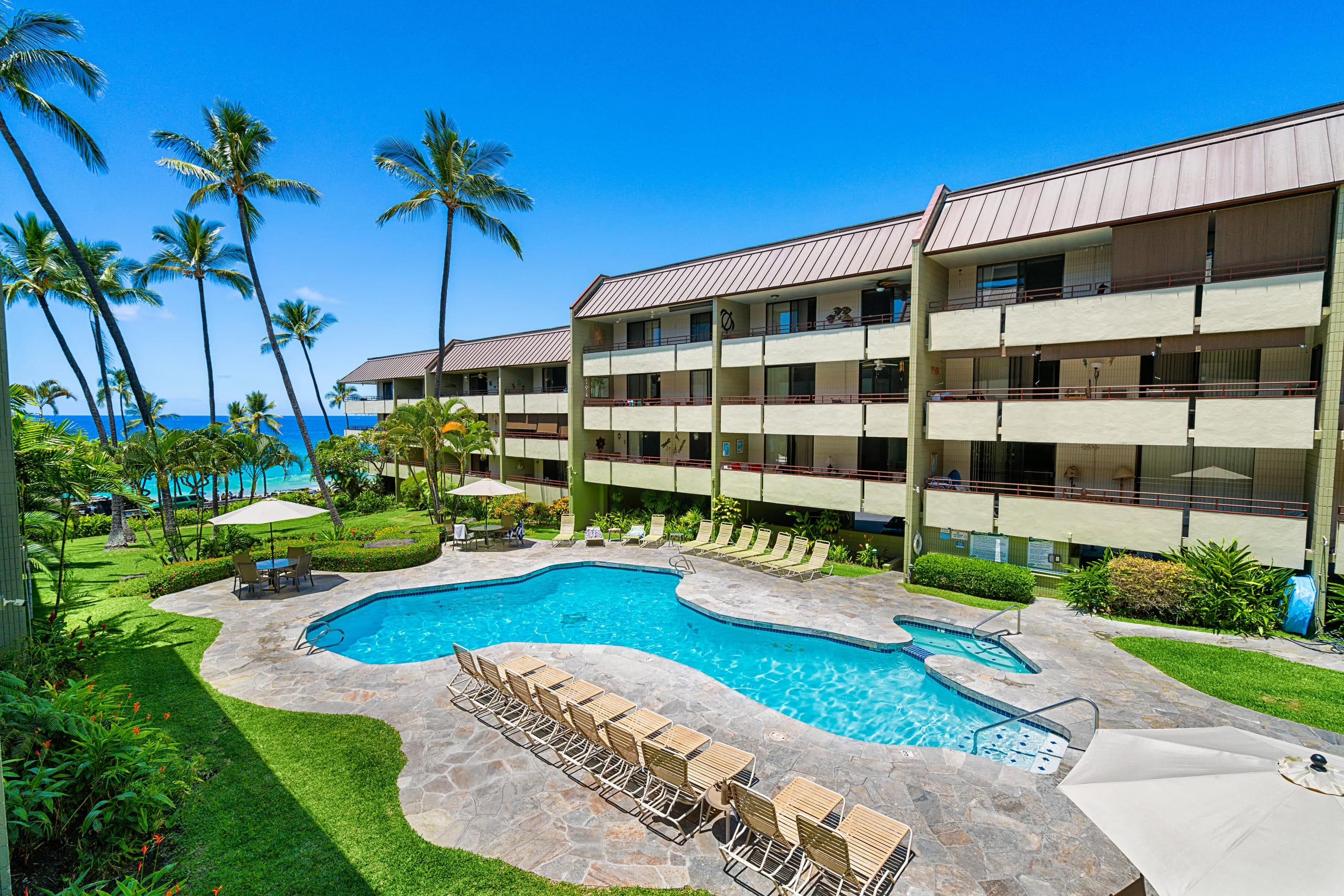 Condo in Kailua-Kona · ★4.9 · 2 bedrooms · 3 beds · 2 baths - Image 39
