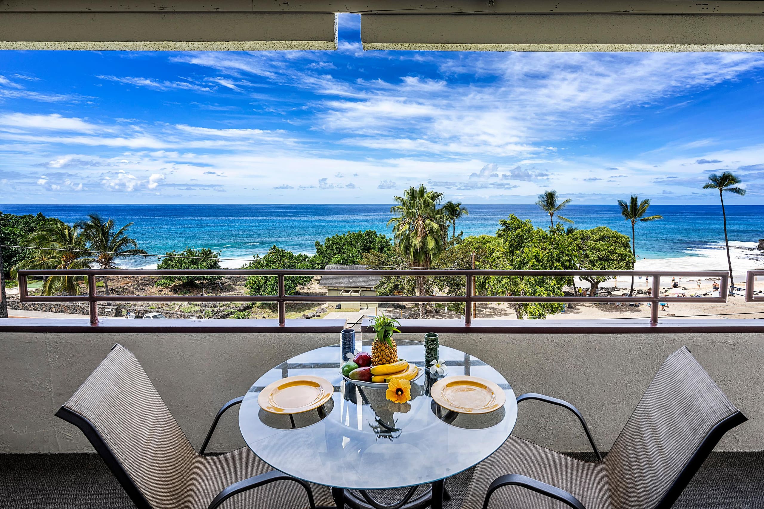 Condo in Kailua-Kona · ★4.9 · 2 bedrooms · 3 beds · 2 baths - Image 1