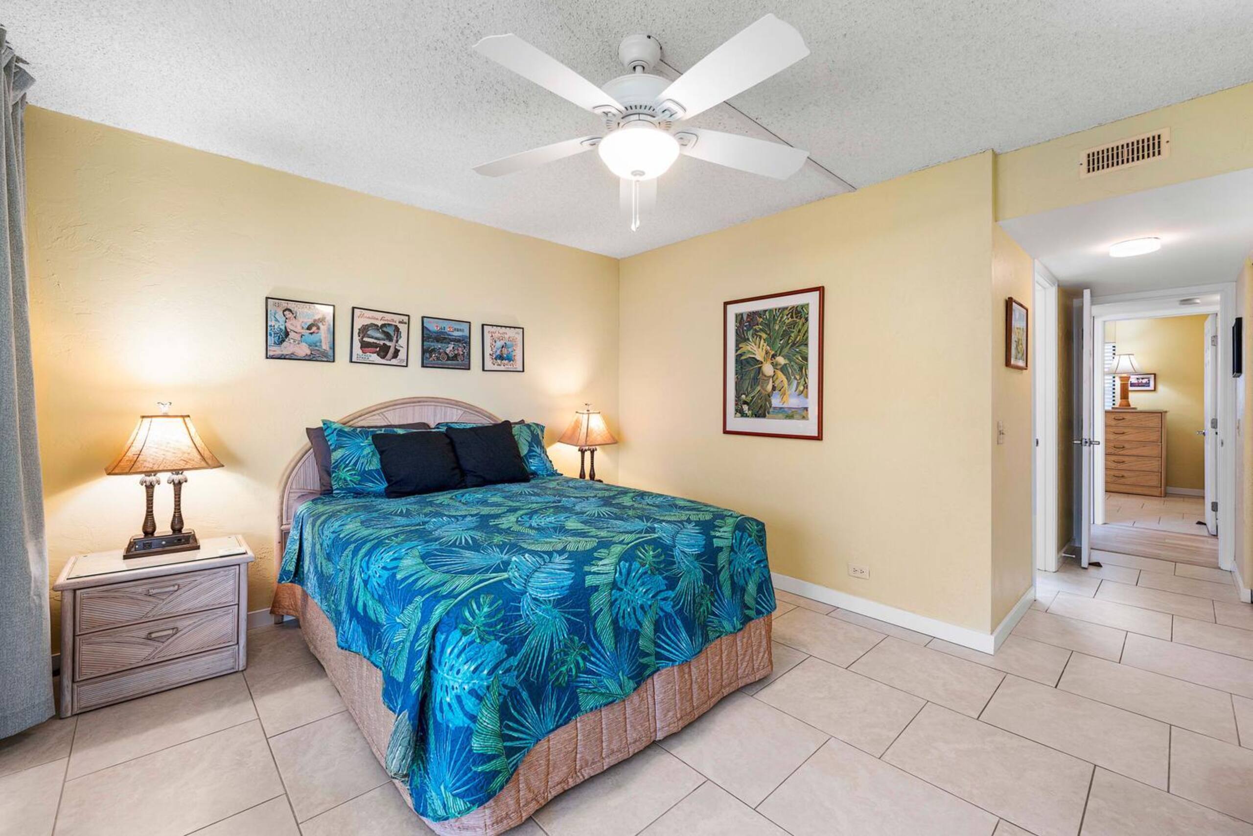 Condo in Kailua-Kona · ★4.9 · 2 bedrooms · 3 beds · 2 baths - Image 16