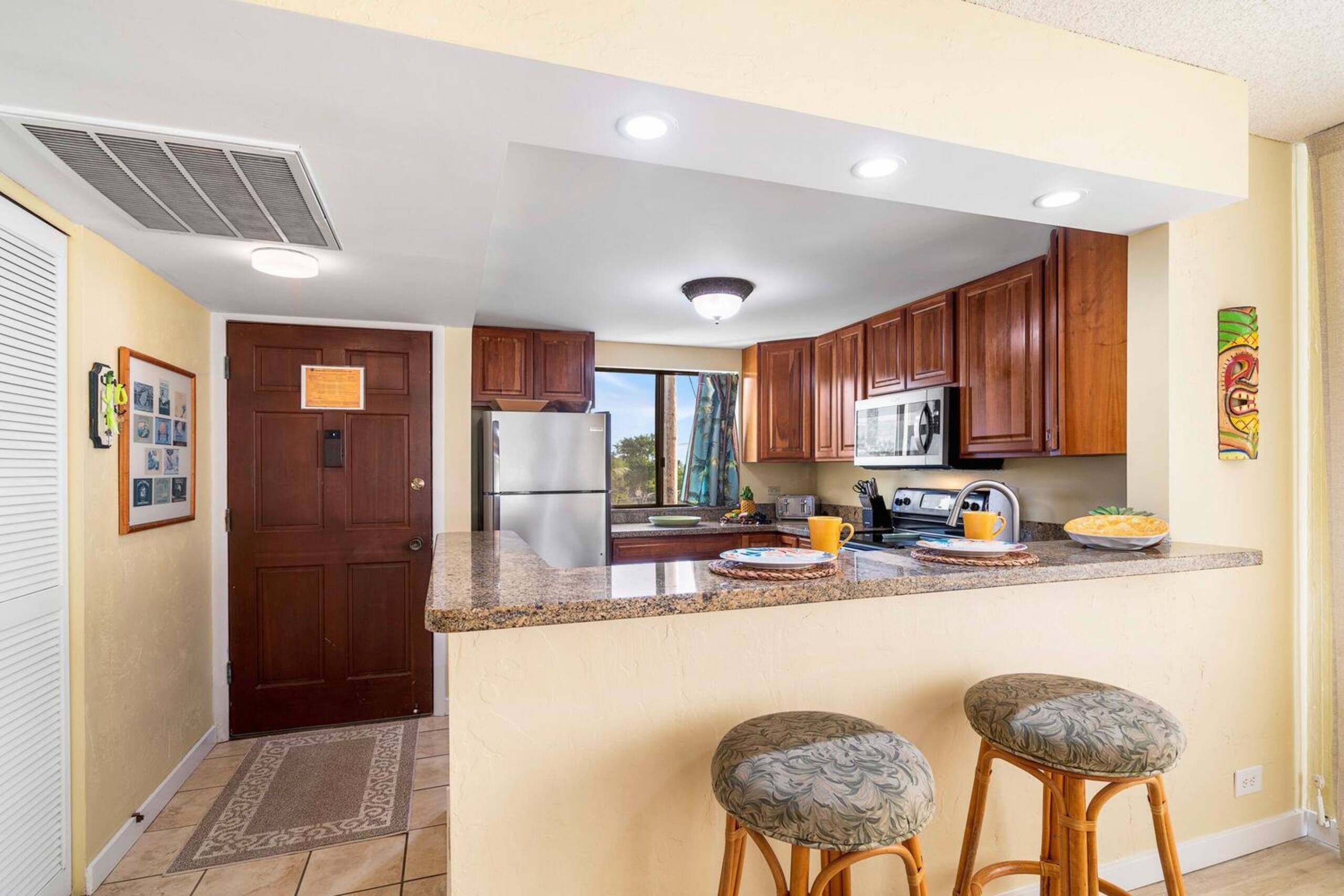 Condo in Kailua-Kona · ★4.9 · 2 bedrooms · 3 beds · 2 baths - Image 11