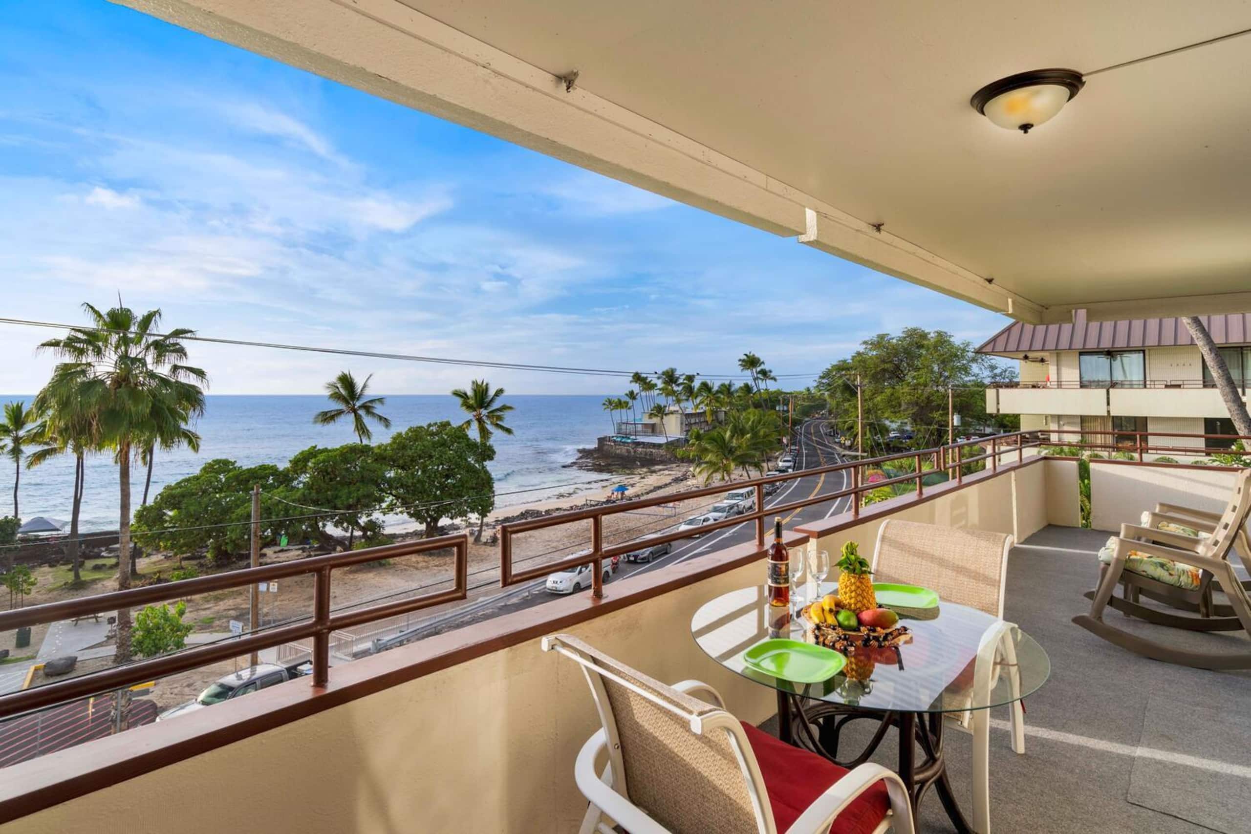 Condo in Kailua-Kona · ★4.9 · 2 bedrooms · 3 beds · 2 baths - Image 25