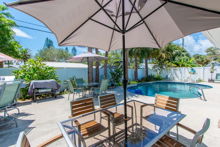 Mango Bay Pool House Unit 1 - Monthly Beach Rental - Clearwater Beach, FL
