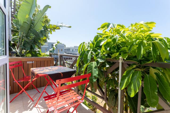 Unique City View Apartment in De Waterkant 207 DWP gallery image 2