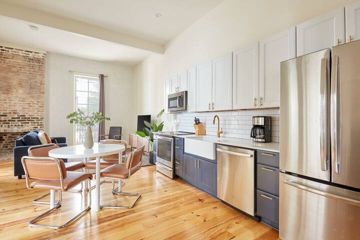 Sonder The Louie | Three-Bedroom Apartment gallery image 3