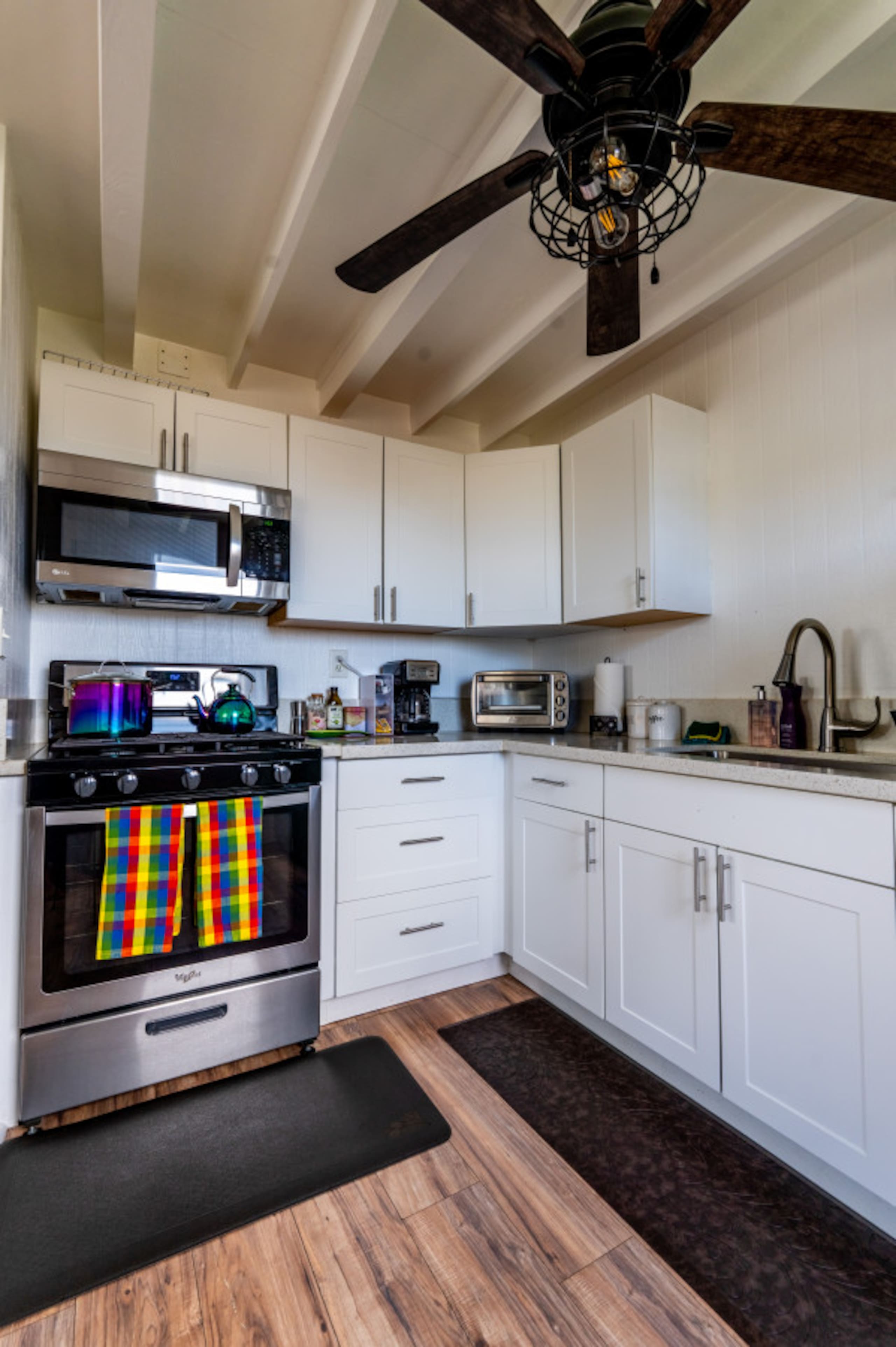 Home in Hilo · ★4.91 · 2 bedrooms · 2 beds · 1 private bath - Image 8