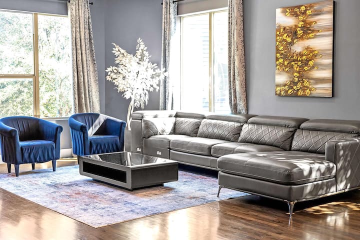 King-Sized Comfort with Rooftop Skyline Views