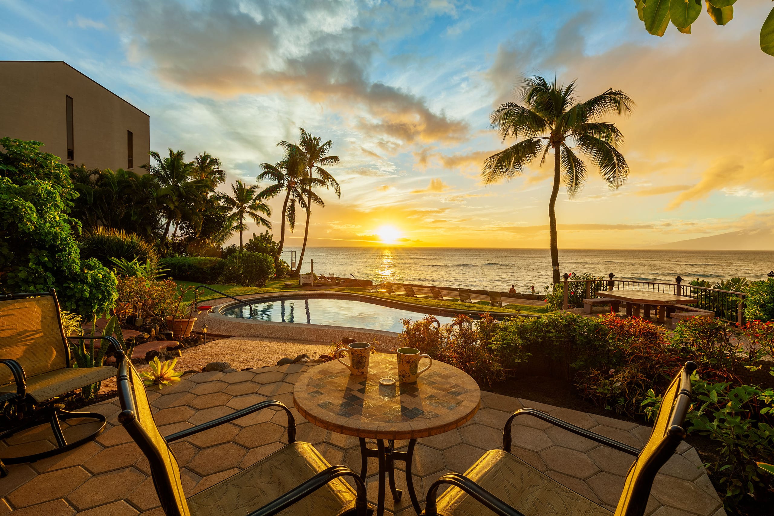 Condo in Lahaina · ★4.85 · 1 bedroom · 2 beds · 1 bath - Image 1