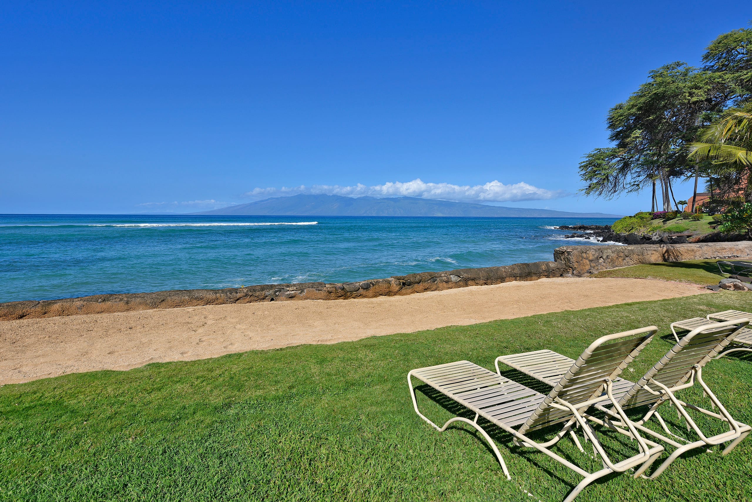Condo in Lahaina · ★4.85 · 1 bedroom · 2 beds · 1 bath - Image 17
