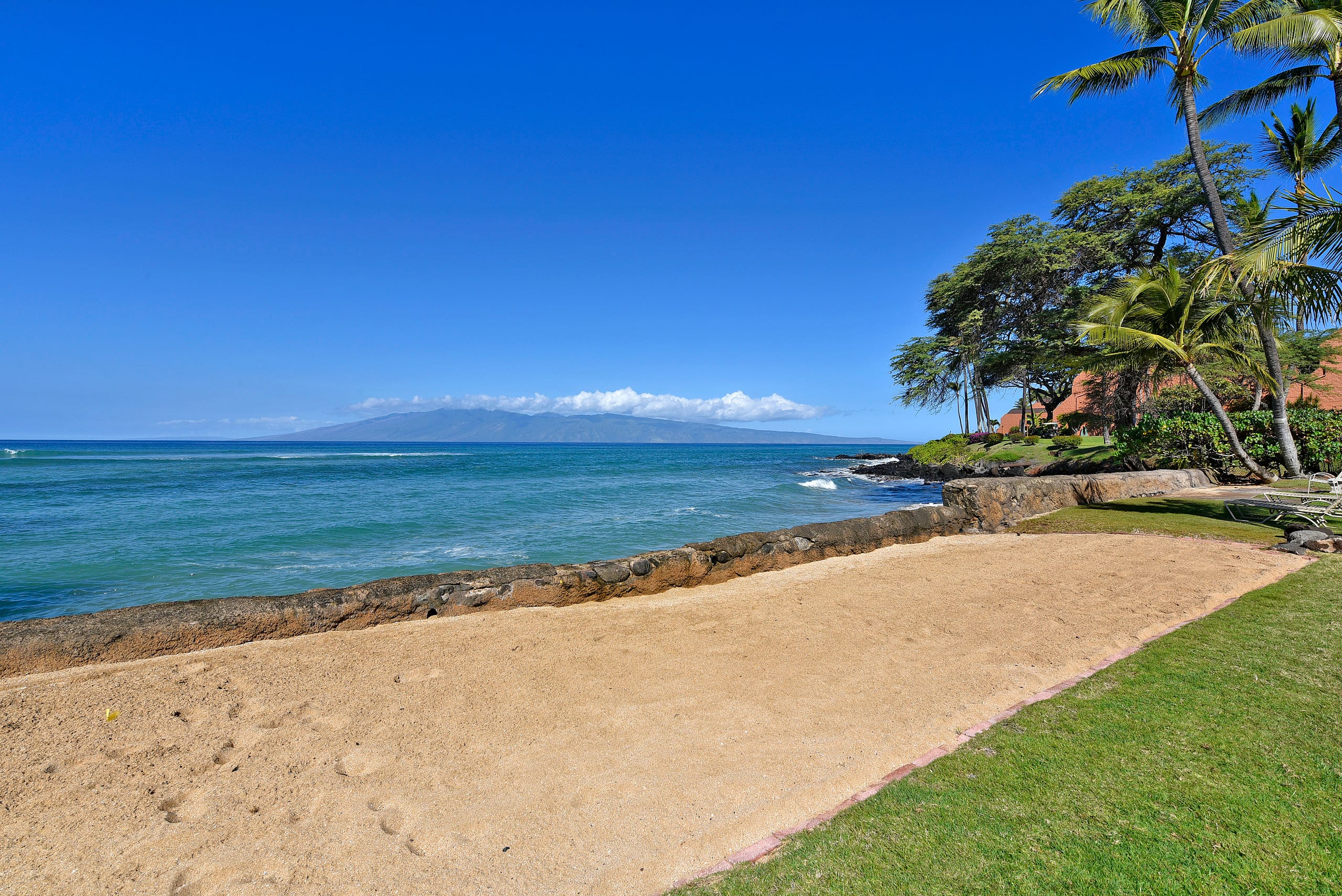 Condo in Lahaina · ★4.85 · 1 bedroom · 2 beds · 1 bath - Image 16
