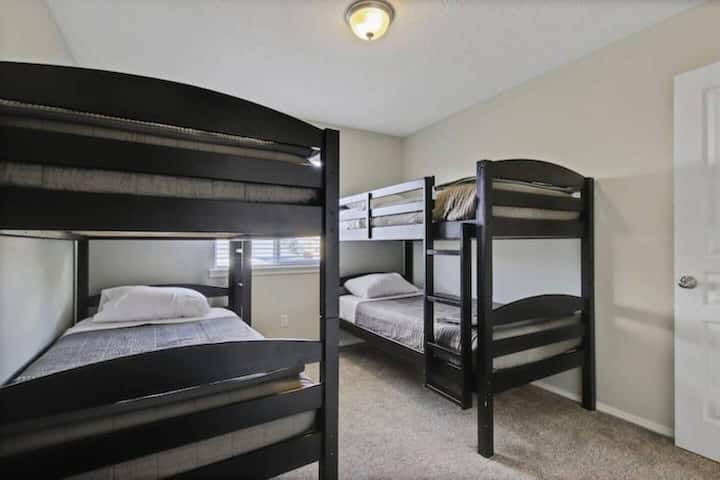 เด็กๆชอบเตียงสองชั้น - เรามี 4 หลัง!