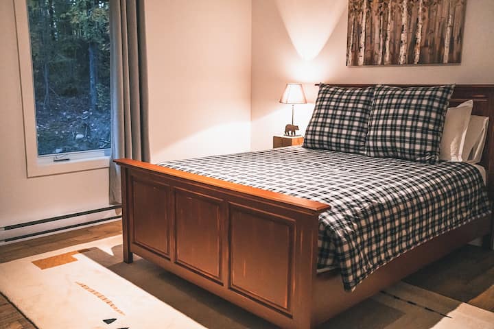 Chambre # 1 . Lit queen size