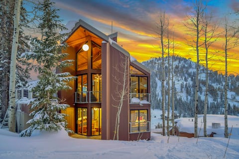 Epitome of Modern Luxury in New Two Bedroom Unit