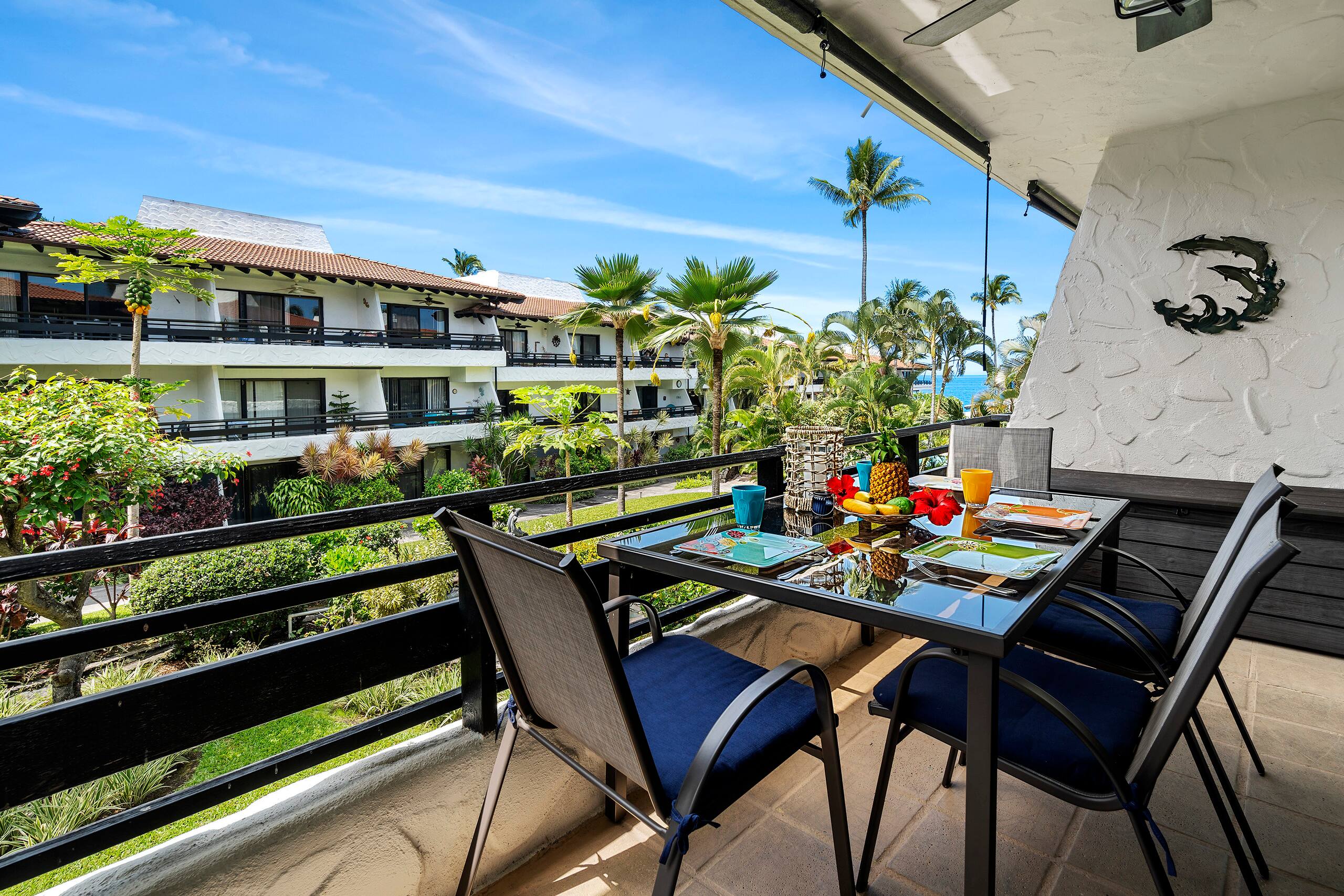 Condo in Kailua-Kona · ★4.58 · 1 bedroom · 2 beds · 1 shared bath - Image 1