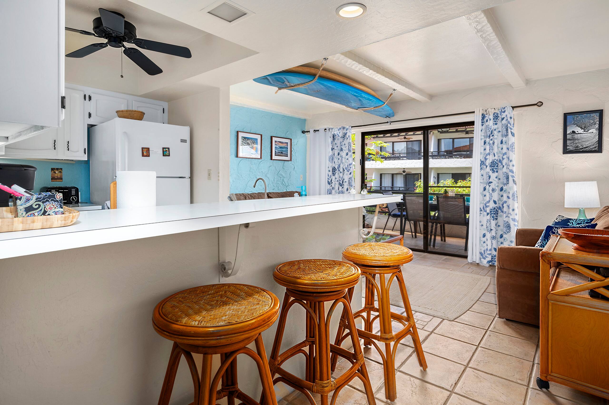 Condo in Kailua-Kona · ★4.58 · 1 bedroom · 2 beds · 1 shared bath - Image 4