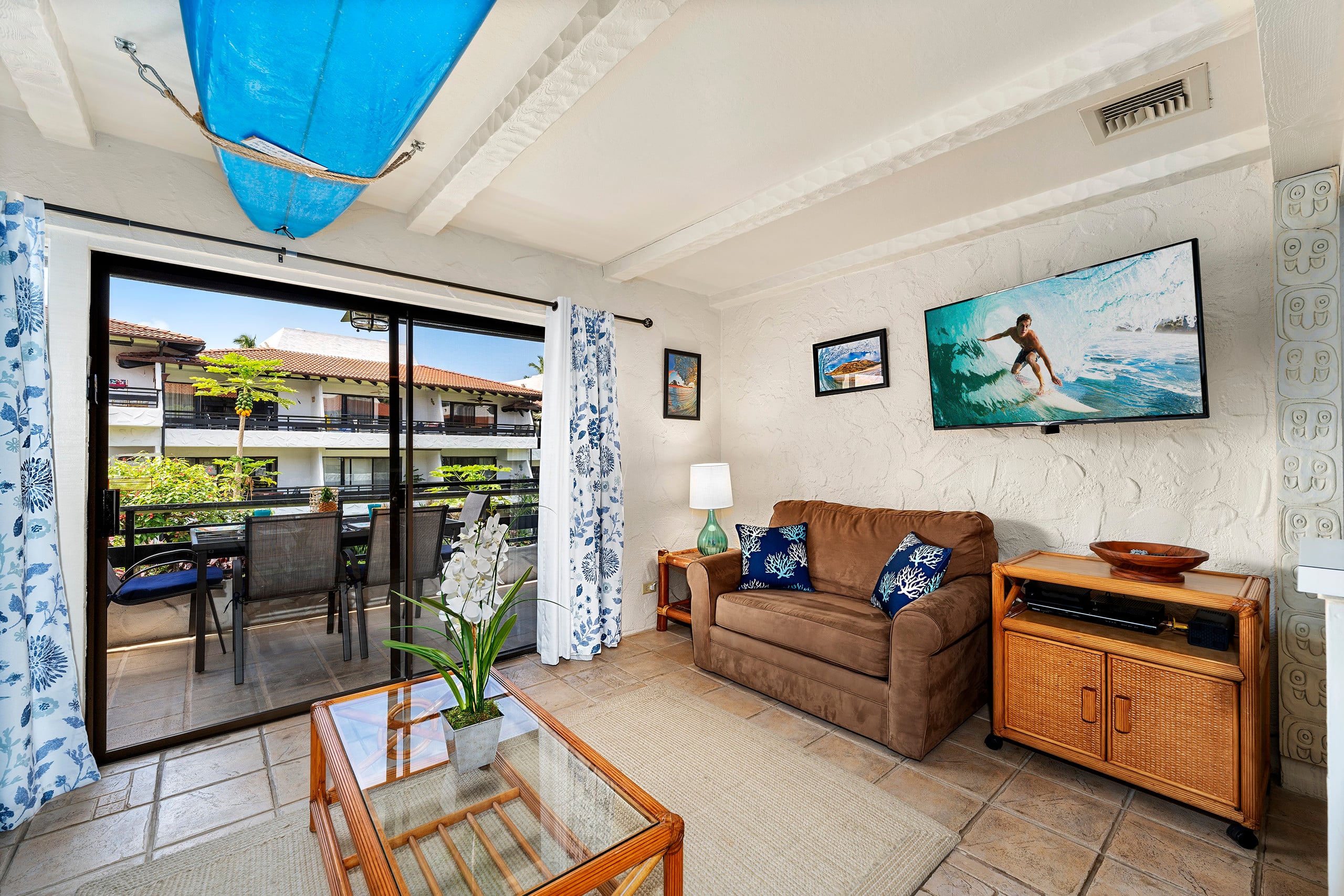 Condo in Kailua-Kona · ★4.58 · 1 bedroom · 2 beds · 1 shared bath - Image 10