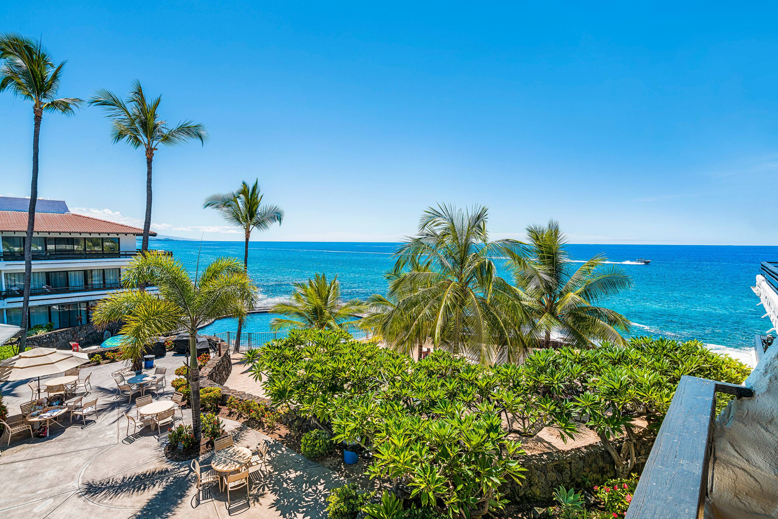 Condo in Kailua-Kona · ★4.78 · 2 bedrooms · 4 beds · 2 baths - Image 22
