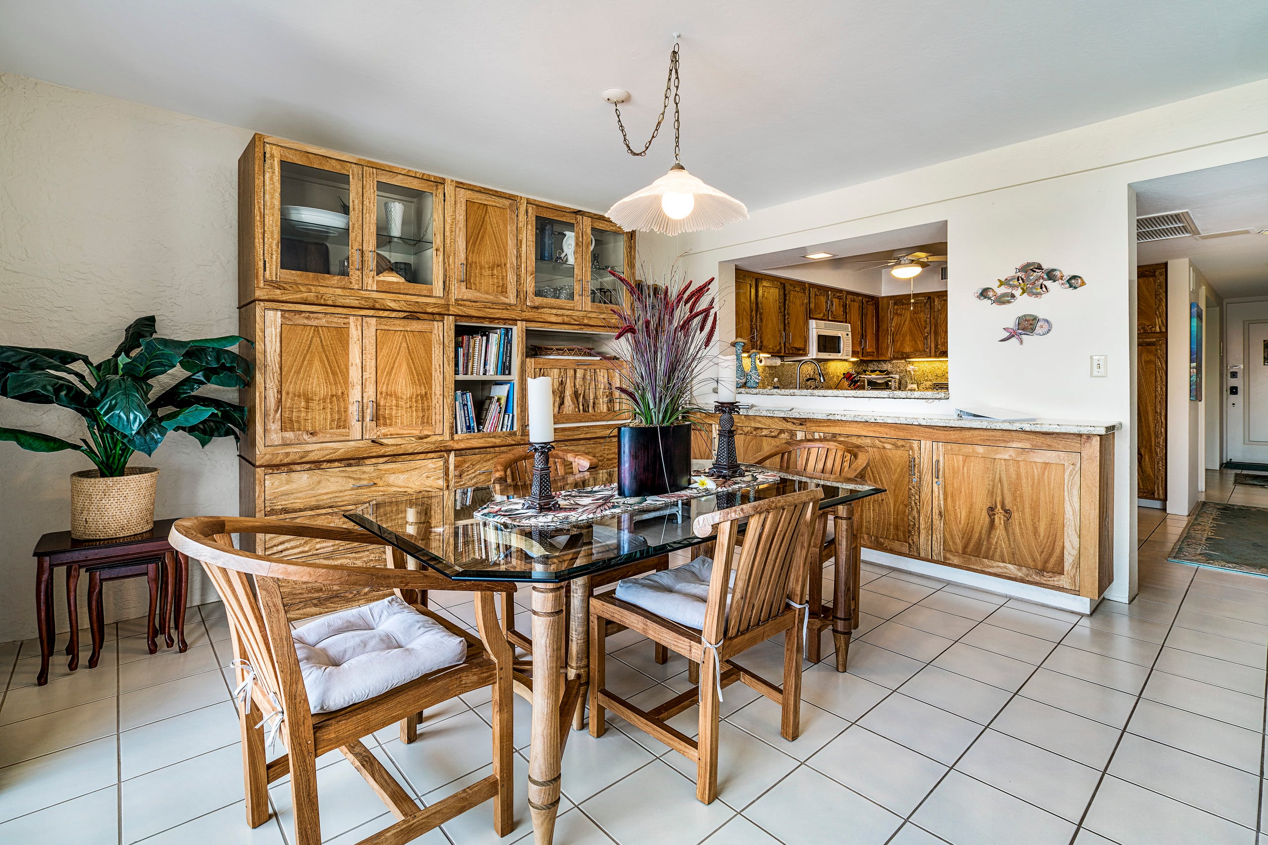 Condo in Kailua-Kona · ★4.78 · 2 bedrooms · 4 beds · 2 baths - Image 11