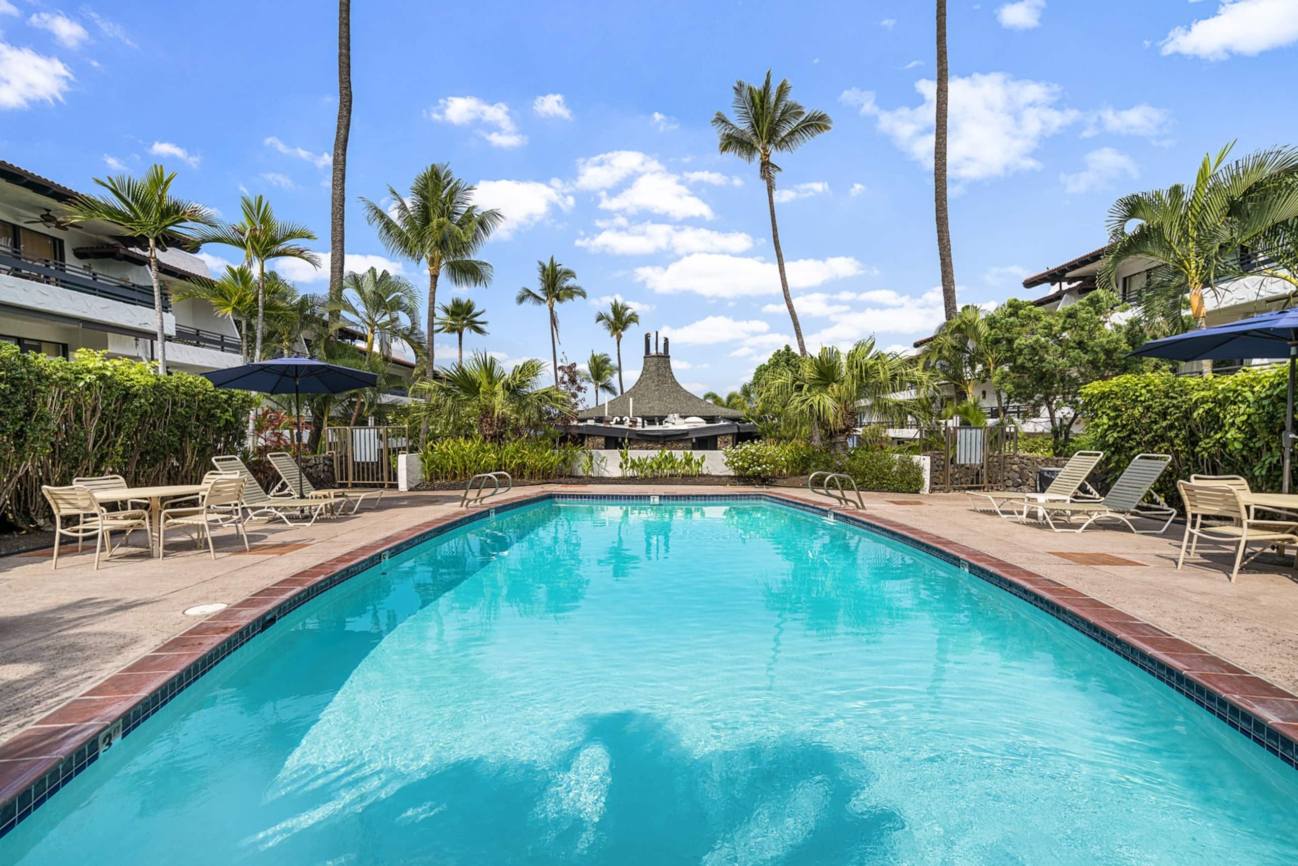 Condo in Kailua-Kona · ★4.78 · 2 bedrooms · 4 beds · 2 baths - Image 25