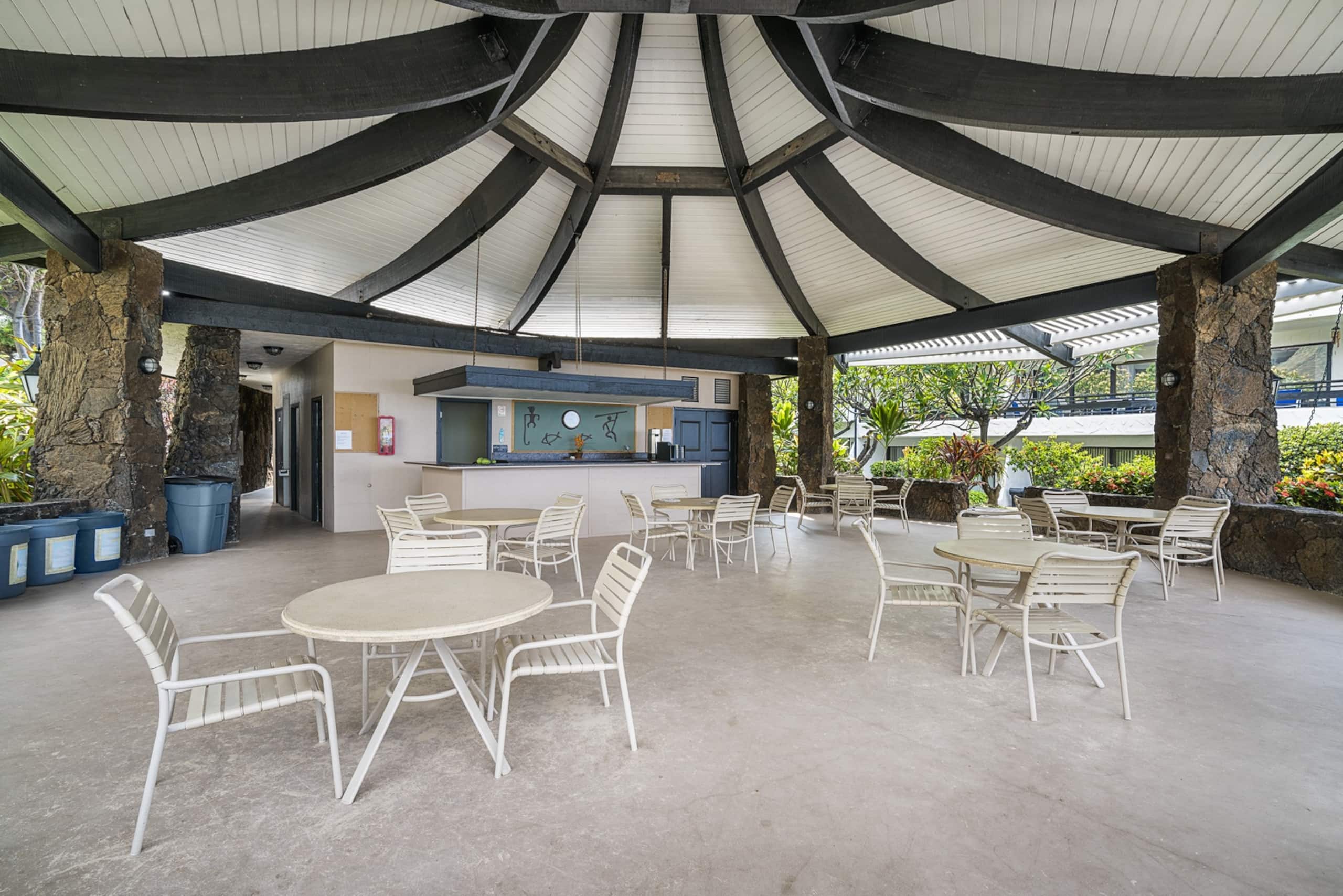 Condo in Kailua-Kona · ★4.78 · 2 bedrooms · 4 beds · 2 baths - Image 37
