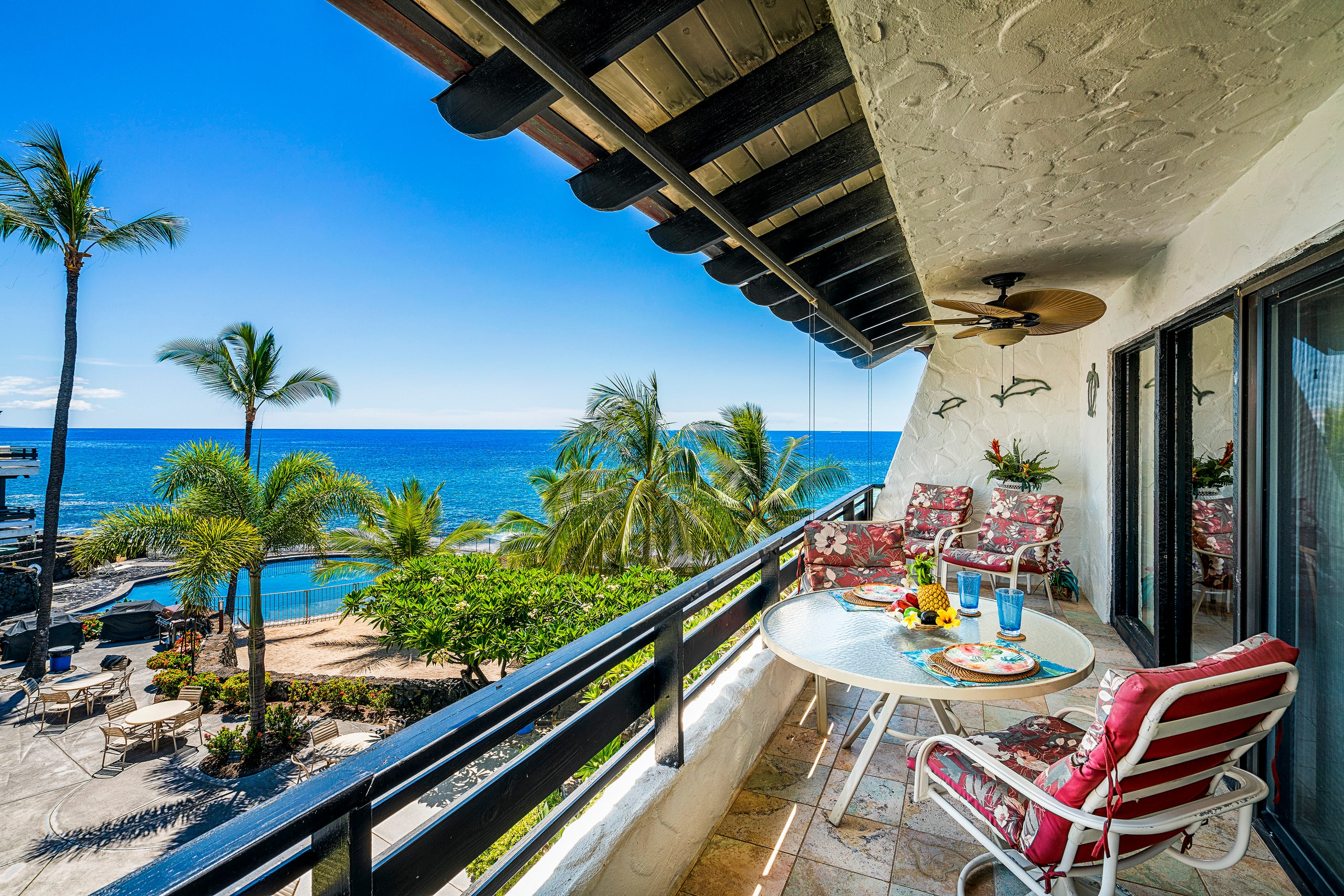 Condo in Kailua-Kona · ★4.78 · 2 bedrooms · 4 beds · 2 baths - Image 5