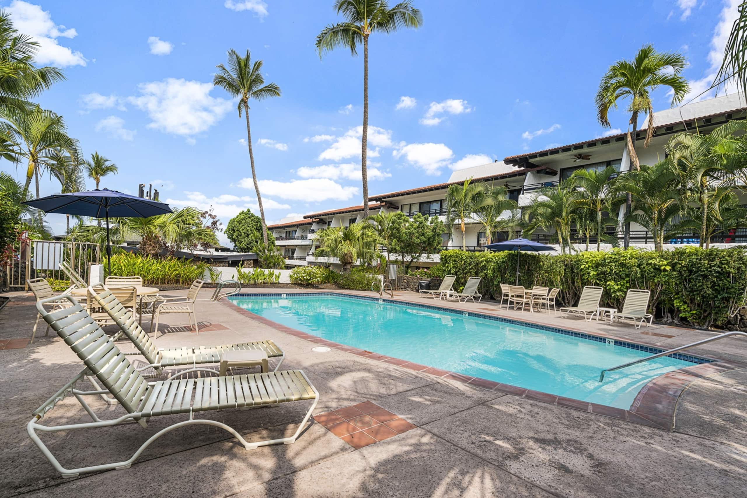 Condo in Kailua-Kona · ★4.78 · 2 bedrooms · 4 beds · 2 baths - Image 30