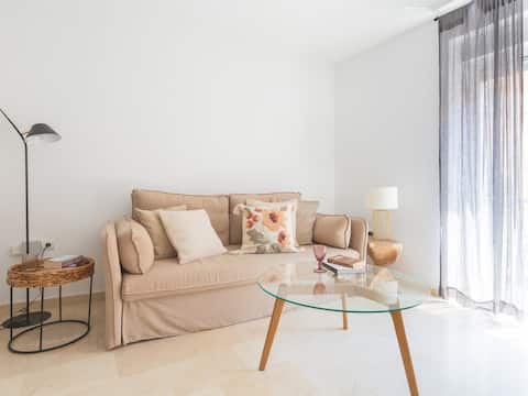 Top Airbnb: Puerta del centro, nice apartment in the downtown district in Capuchinos