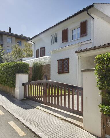 Beautiful Semi-Detached Villa Near Beach And Golf gallery image 4