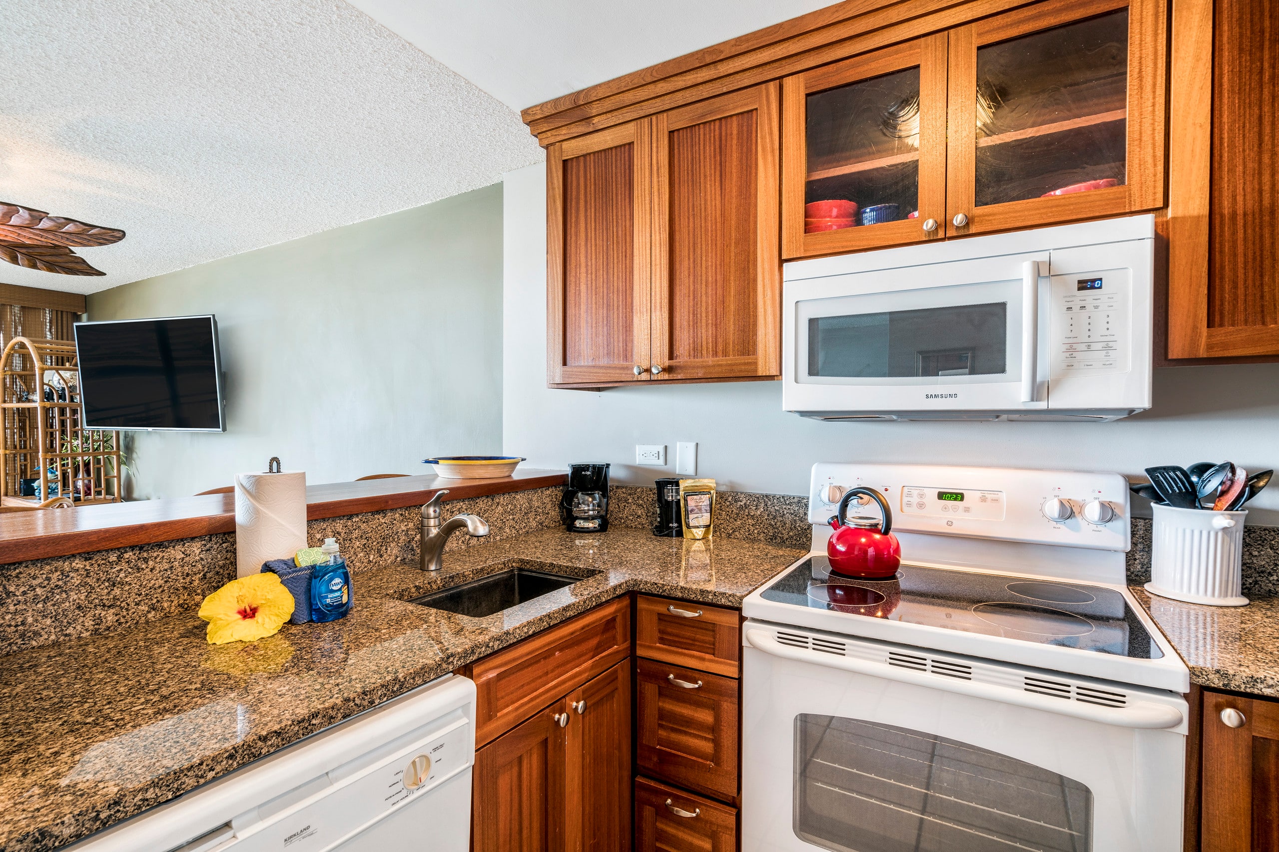 Condo in Kailua-Kona · ★4.54 · 1 bedroom · 2 beds · 2 baths - Image 9