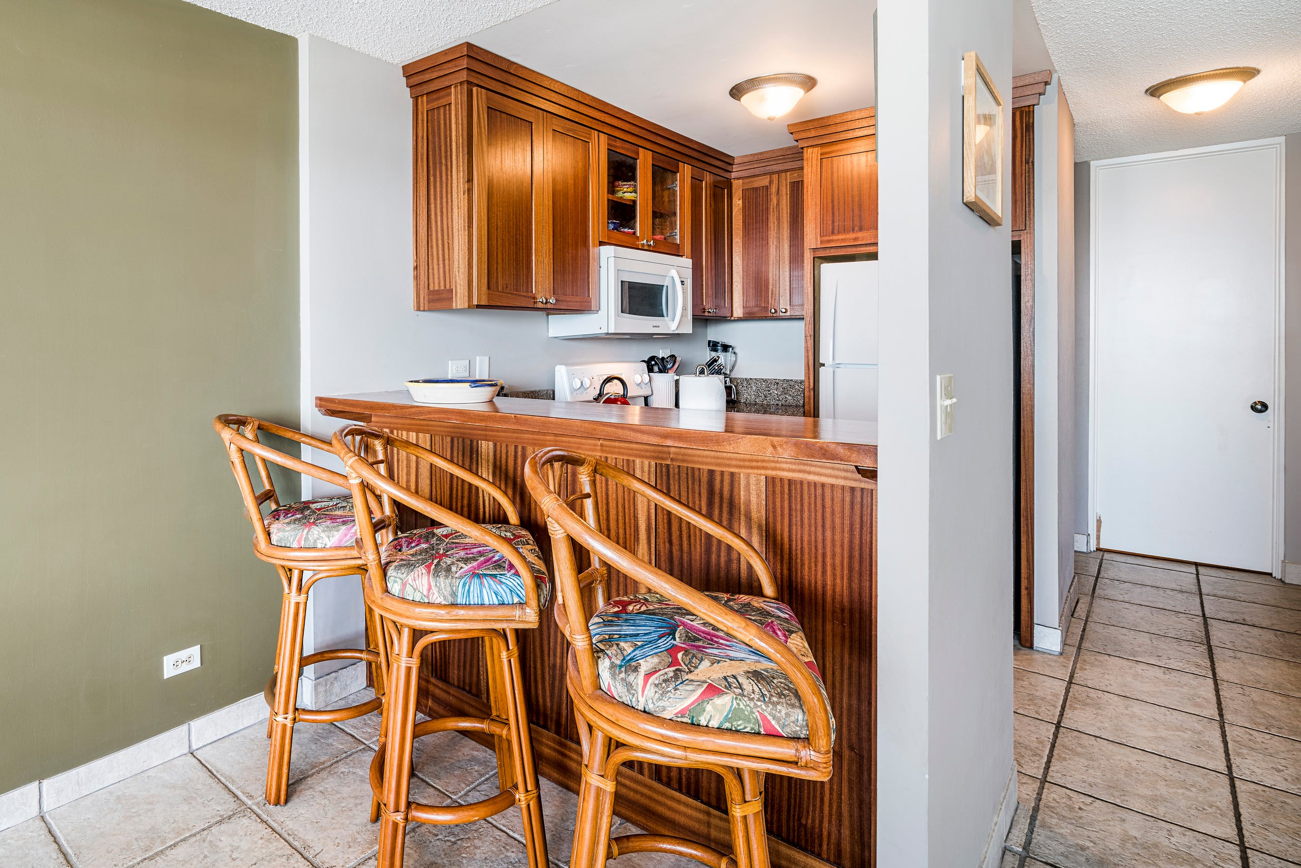 Condo in Kailua-Kona · ★4.54 · 1 bedroom · 2 beds · 2 baths - Image 4