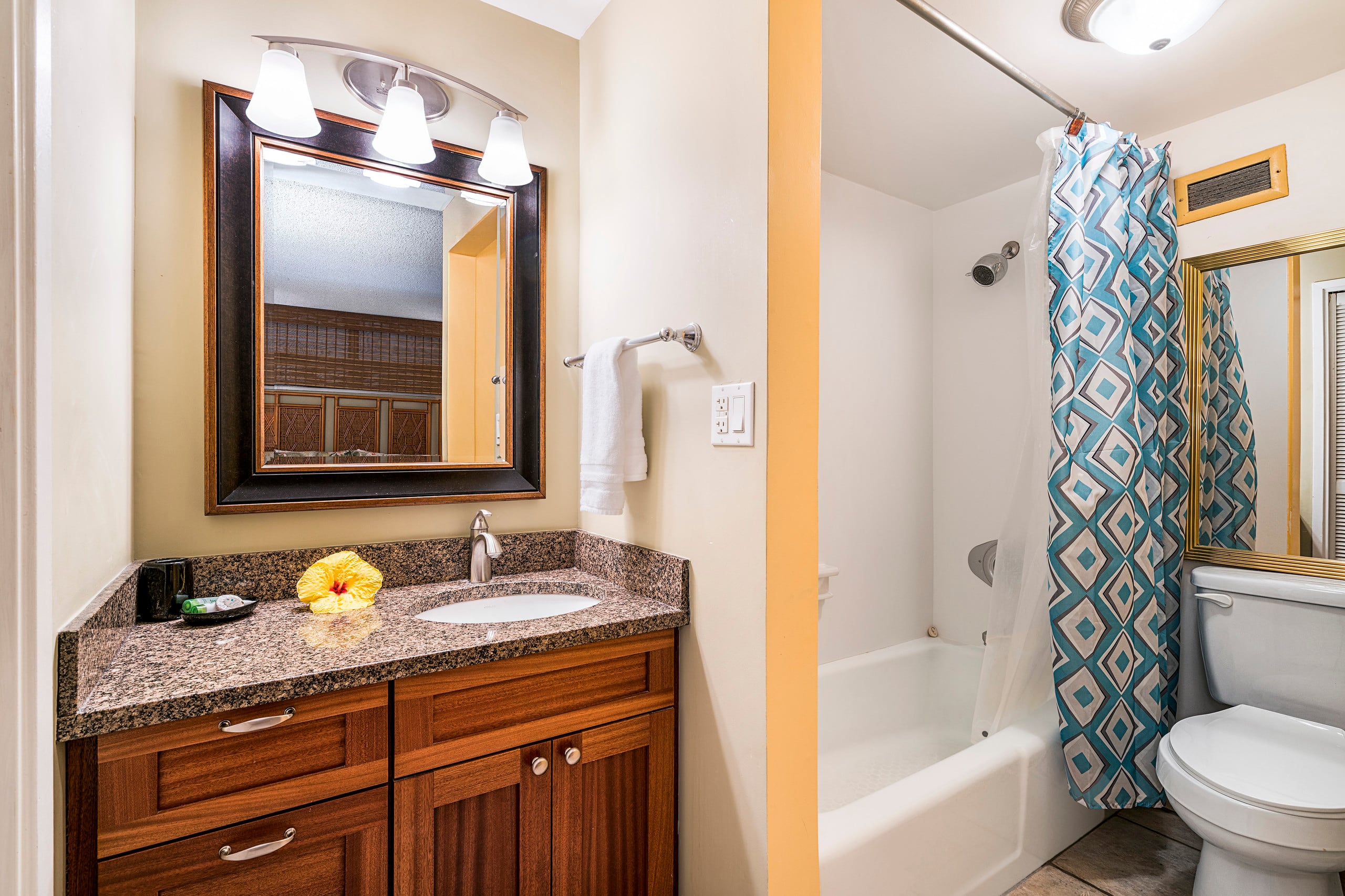 Condo in Kailua-Kona · ★4.54 · 1 bedroom · 2 beds · 2 baths - Image 11