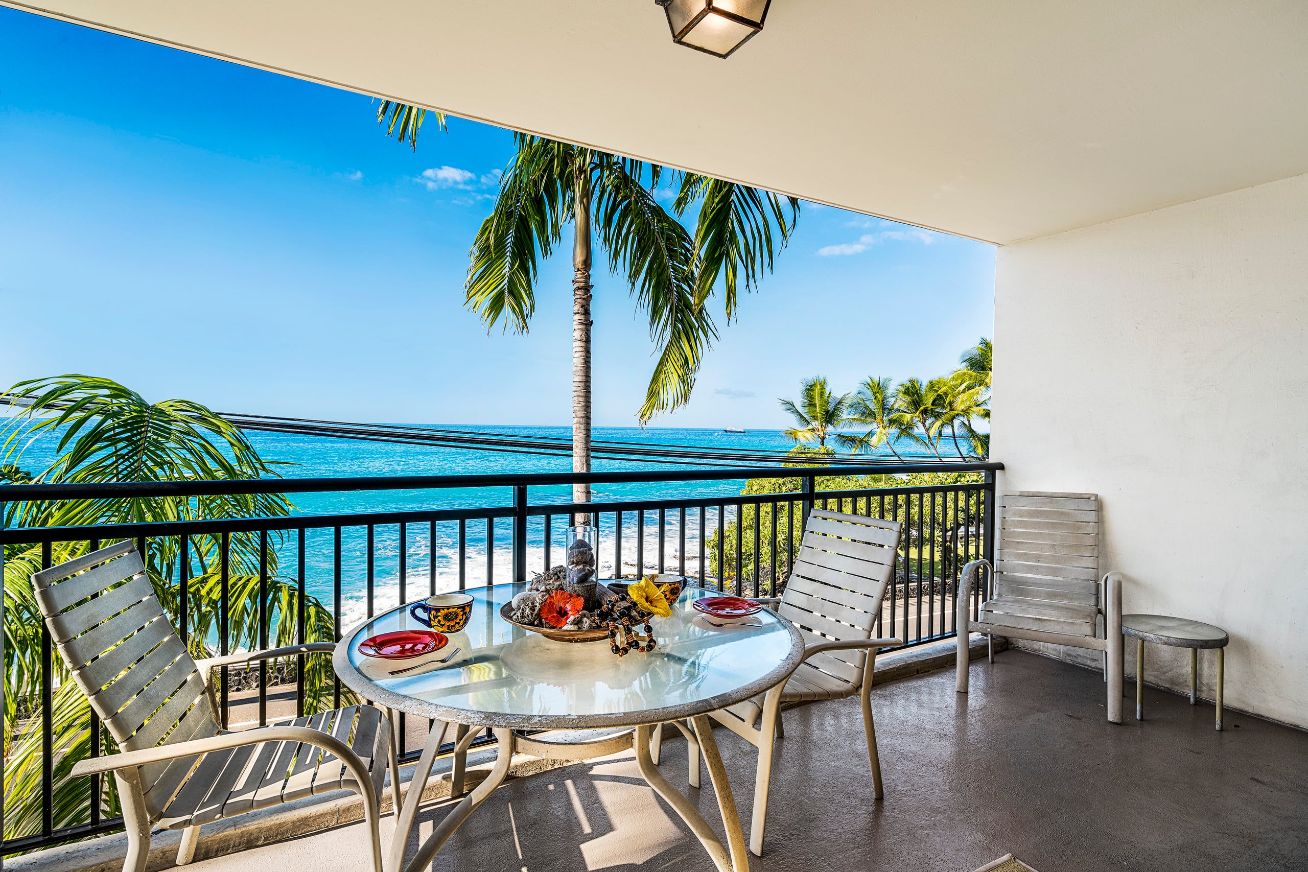 Condo in Kailua-Kona · ★4.54 · 1 bedroom · 2 beds · 2 baths - Image 1