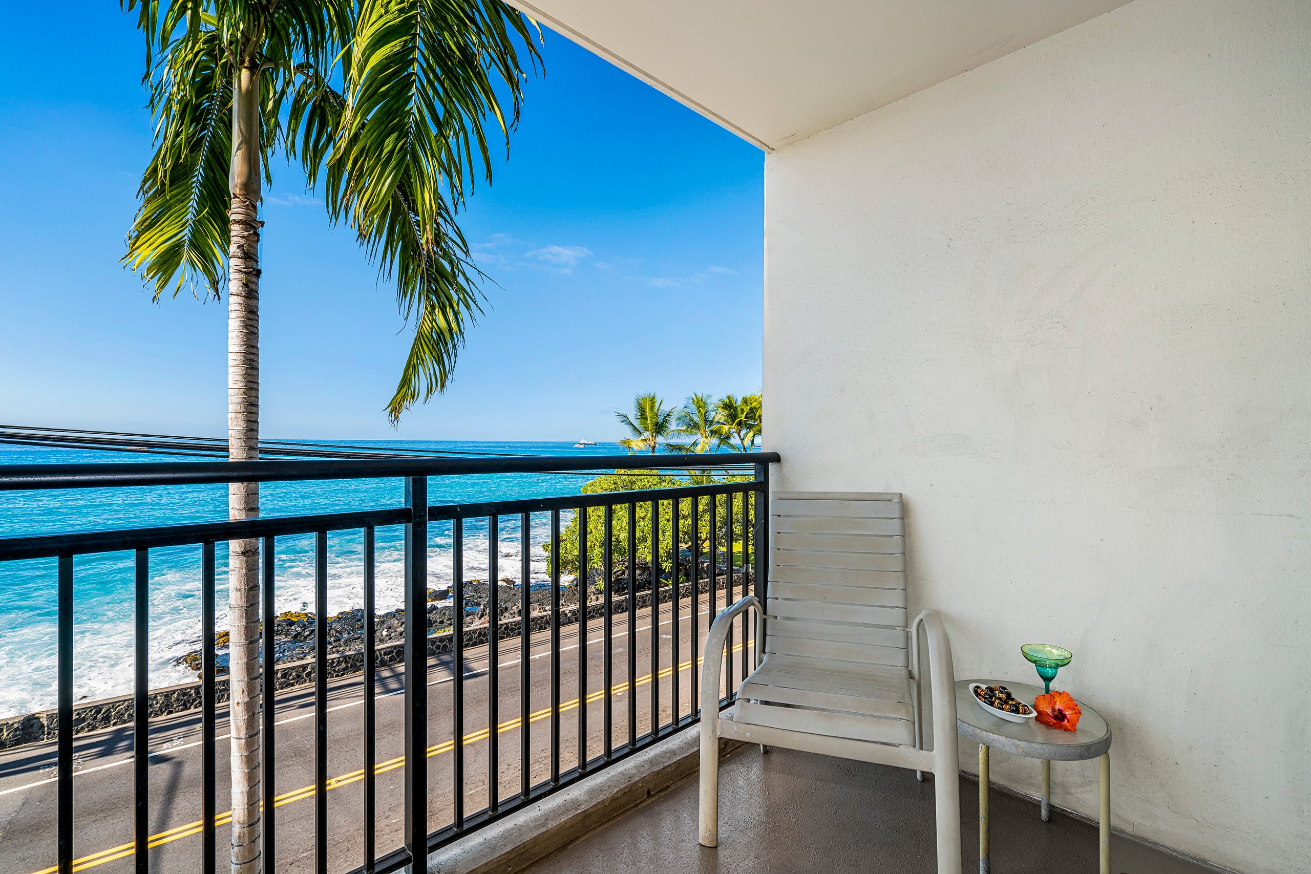 Condo in Kailua-Kona · ★4.54 · 1 bedroom · 2 beds · 2 baths - Image 13