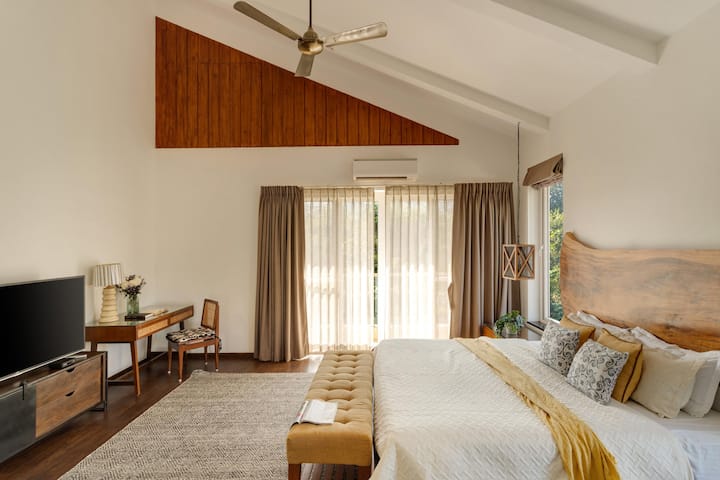Rooms: Bedroom