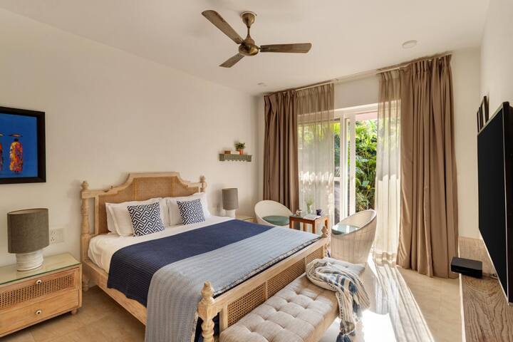 Rooms: Bedroom