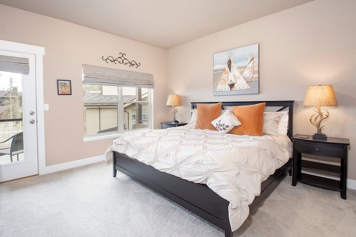 StayWinterPark 47 Lookout Point-ის მთავარი საძინებელი