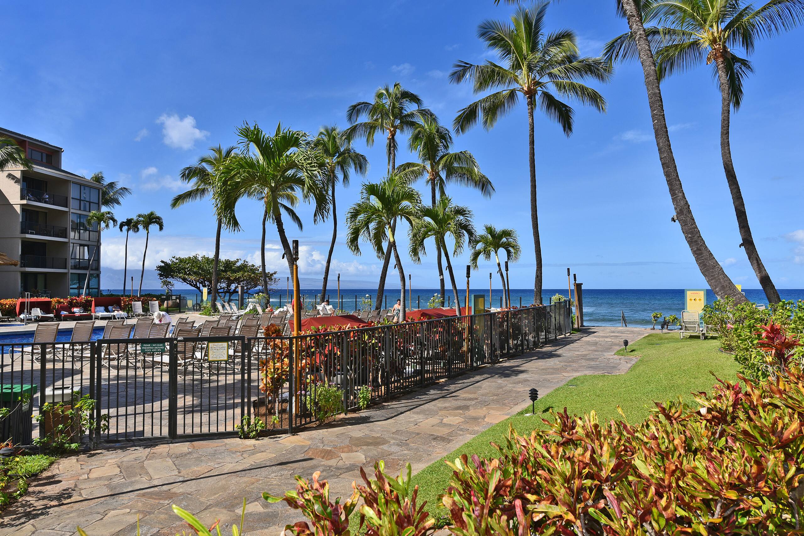 Condo in Lahaina · ★4.7 · 2 bedrooms · 4 beds · 2 baths - Image 34
