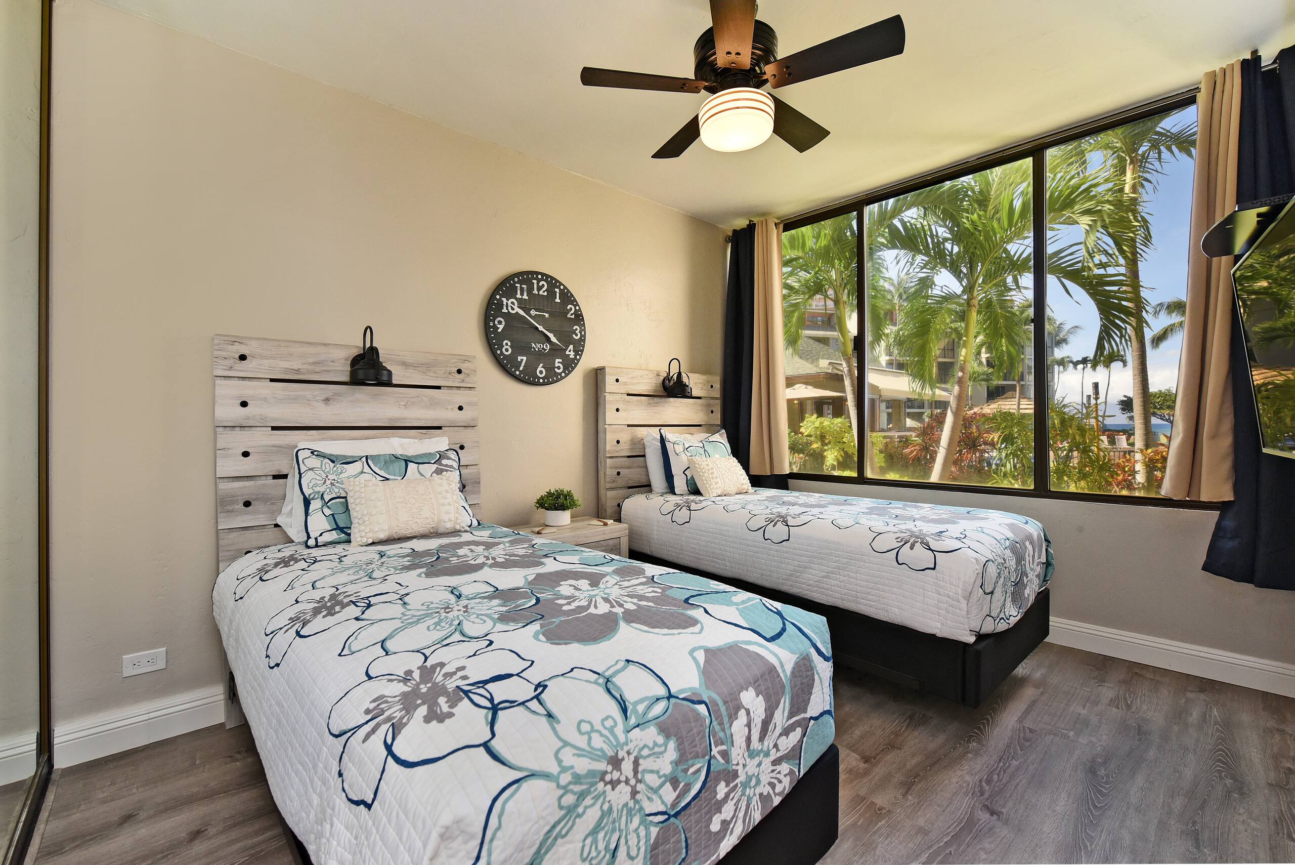 Condo in Lahaina · ★4.7 · 2 bedrooms · 4 beds · 2 baths - Image 17