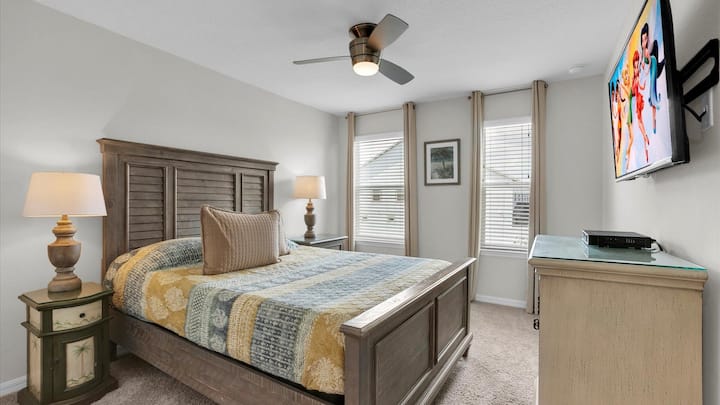 Chumba cha kulala cha Queen Suite 3 Ghorofa ya Juu
Bafu lililoambatishwa