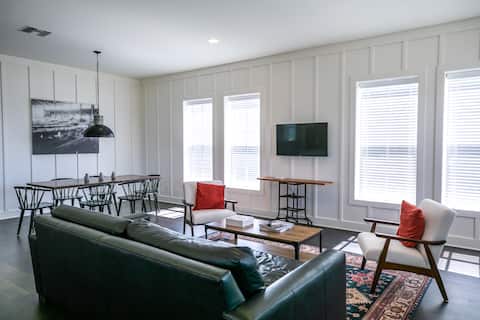 Kirkland House #11 - 1BR/1.5BA