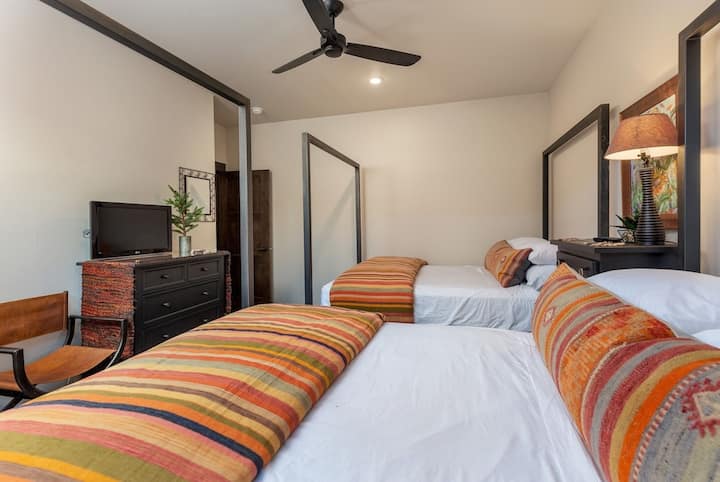 KUWARTO #4 dalawang queen bed