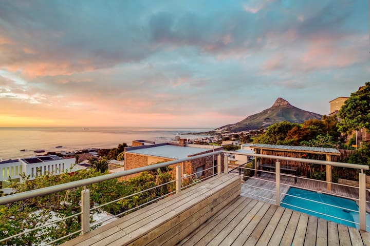 Camps Bay Holiday Villa with Sunset Views