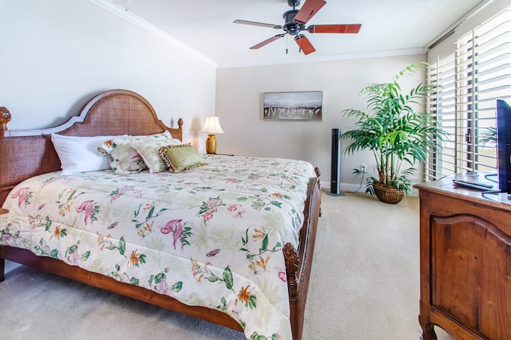 King Master Suite ხედებითა და ტელევიზორით