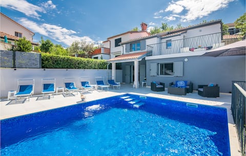 Stunning home in Dobrinj